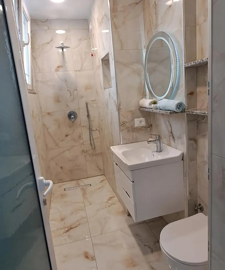 Te Flamuri Holiday Apartments Velipoje